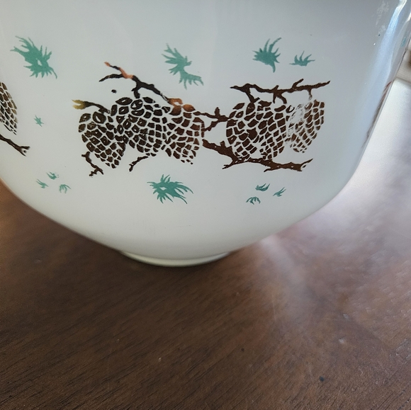 Vintage Federal glass 1.5 quart bowl with lid milk glass Gold pinecone Turquoise - Picture 3 of 9